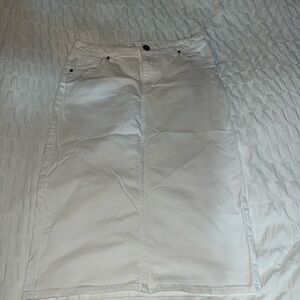 White denim skirt